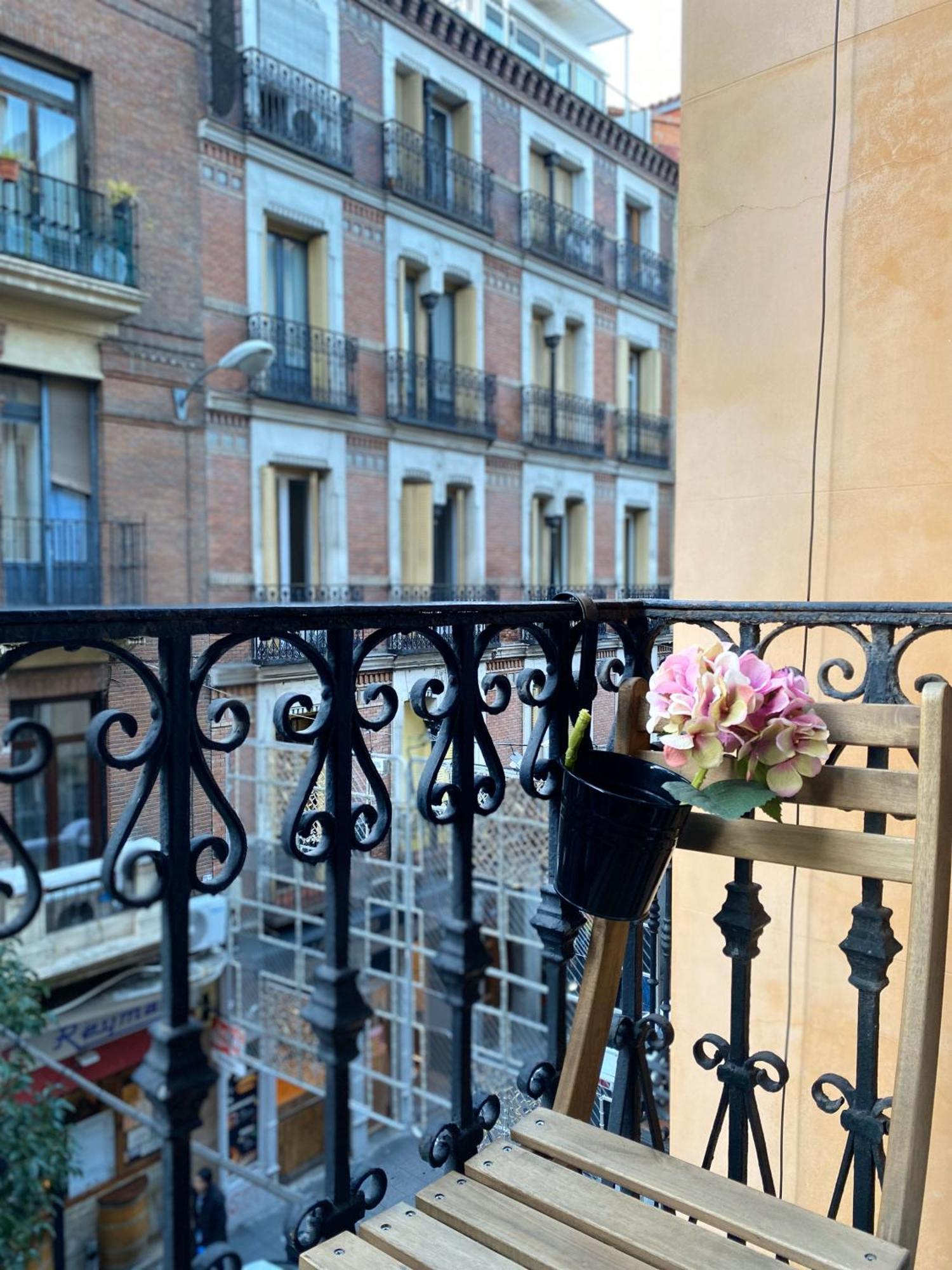 Hortaleza 4, Preciso Estudio En Chueca Junto A La Gran Via De Madrid Ngoại thất bức ảnh