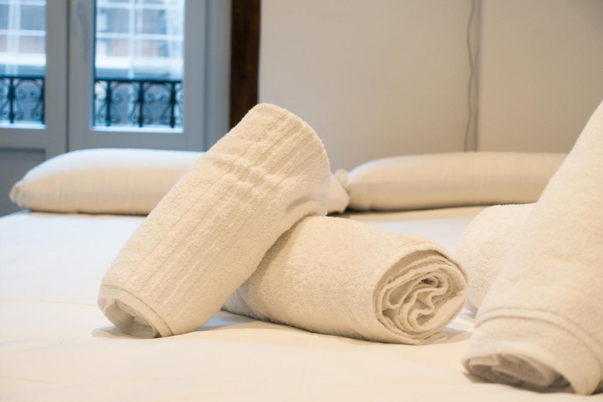 Hortaleza 4, Preciso Estudio En Chueca Junto A La Gran Via De Madrid Ngoại thất bức ảnh